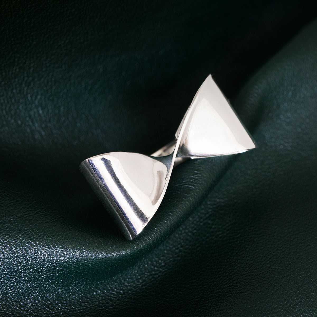 Bow Ring